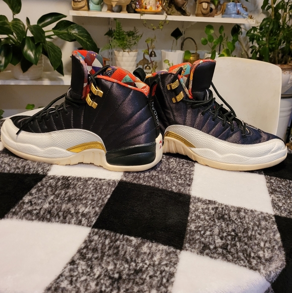 Jordan 12 Playoffs. Sneaker size women's 8.5 boys 7. - Picture 3 of 11